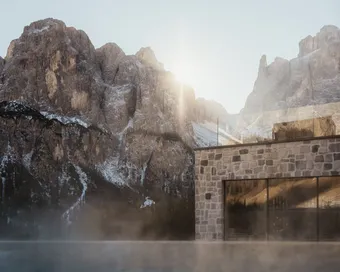 Alex Moling Hotel Recort 80