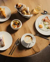 Alex Moling Hotel Recort 142